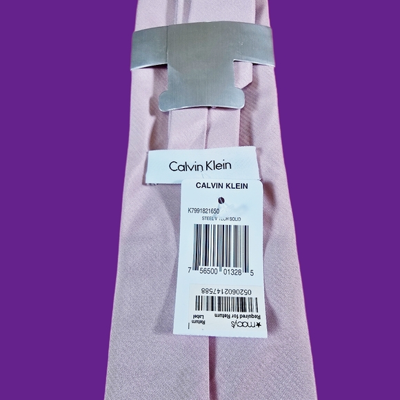 Calvin Klein 💯% Silk Tie - Picture 5 of 6